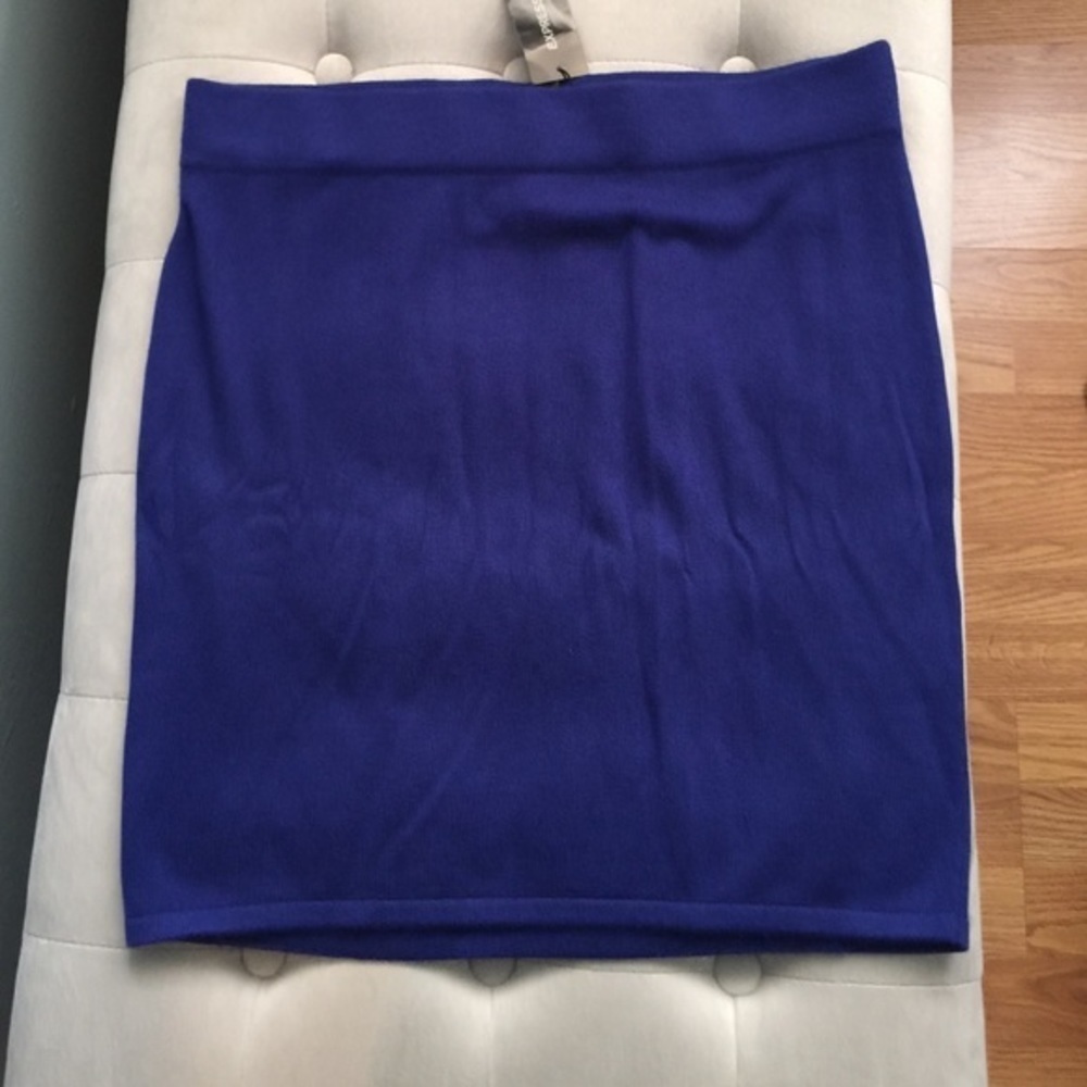 EXPRESS Purple mini skirt Size Medium. NWT